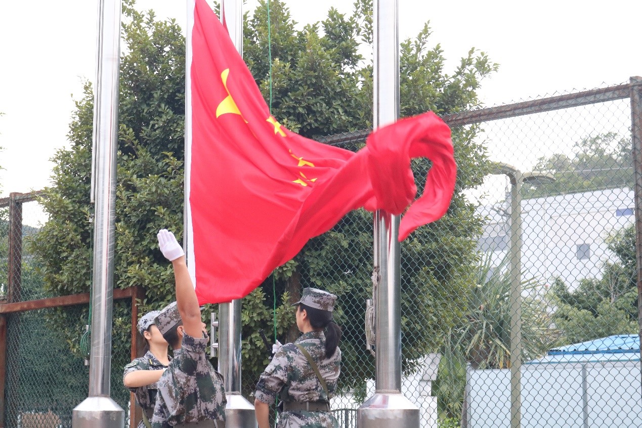 凝聚仲恺力量 共创未来篇章——化学化工学院升旗仪式顺利举行